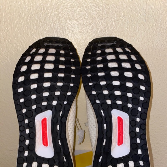 Adidas Ultraboost CBC Edition - Picture 5 of 7